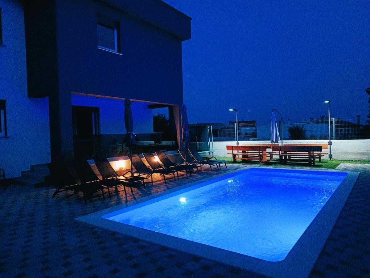 Villa Nikolina - Luxury Villa With 5 Bedrooms And Swimming Pool Vodnjan Buitenkant foto