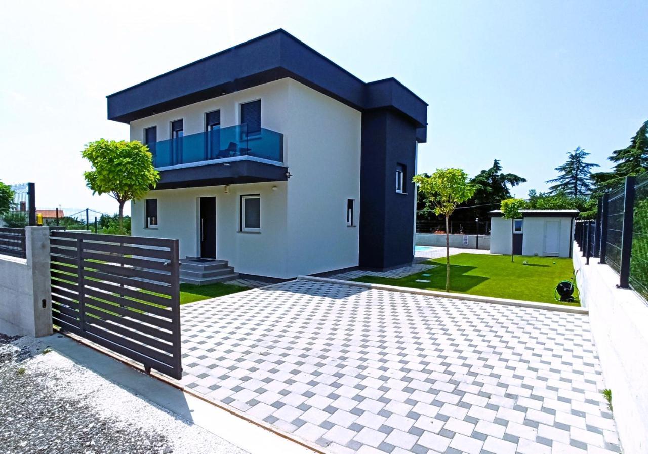 Villa Nikolina - Luxury Villa With 5 Bedrooms And Swimming Pool Vodnjan Buitenkant foto