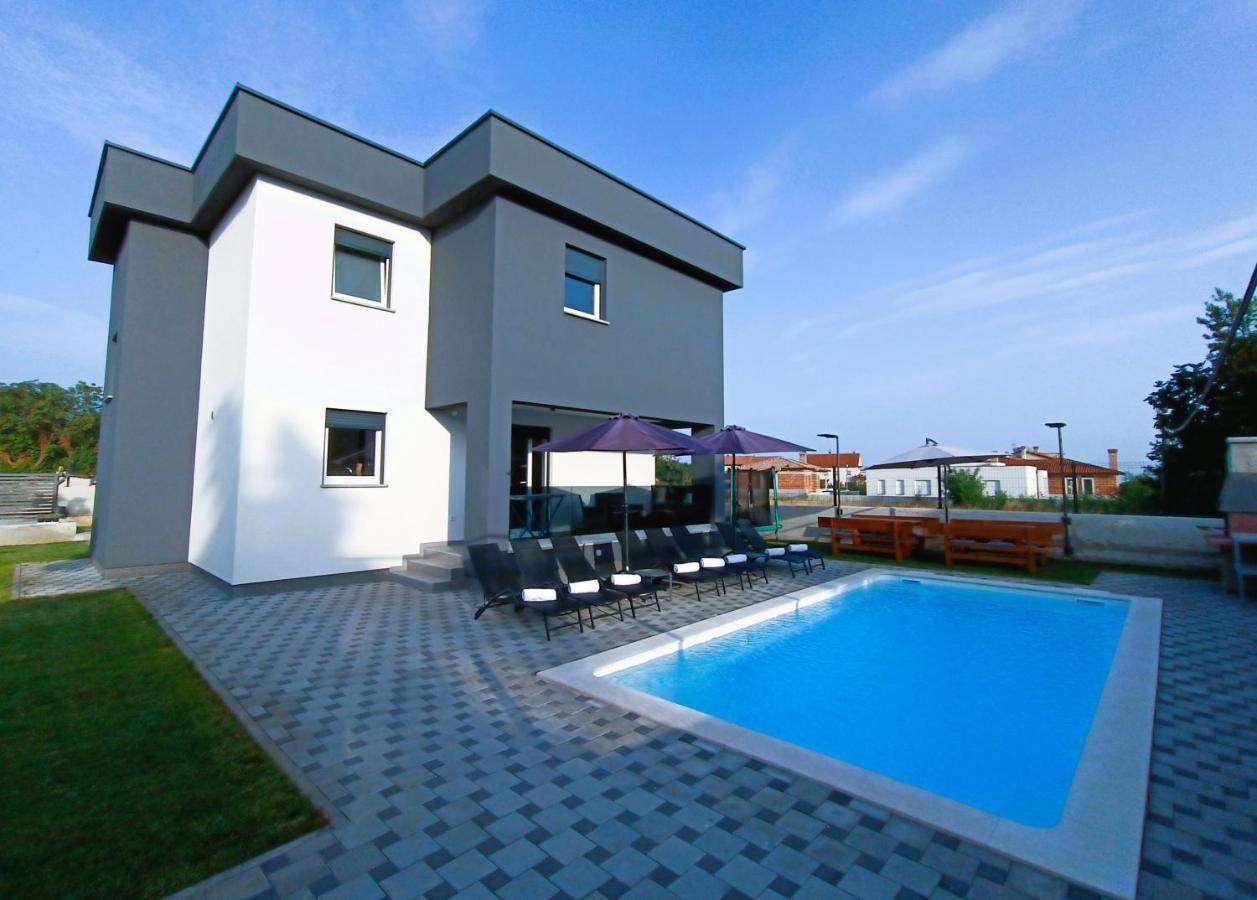 Villa Nikolina - Luxury Villa With 5 Bedrooms And Swimming Pool Vodnjan Buitenkant foto