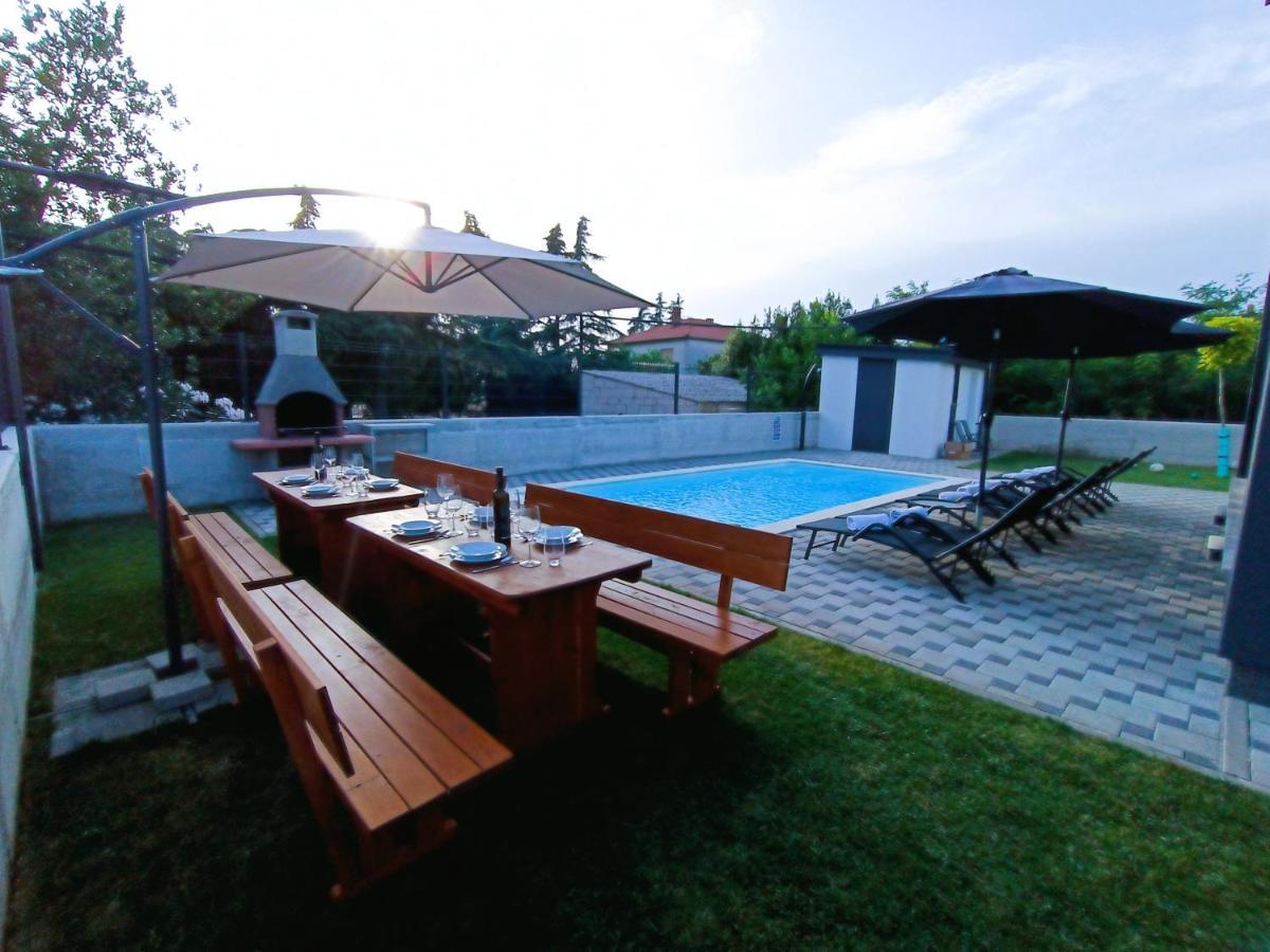 Villa Nikolina - Luxury Villa With 5 Bedrooms And Swimming Pool Vodnjan Buitenkant foto
